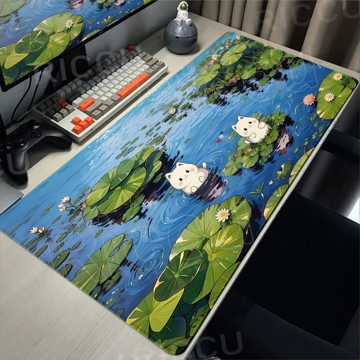 Lovely White Cat and Green Pla - đánh giá và giá Gaming Accessories White