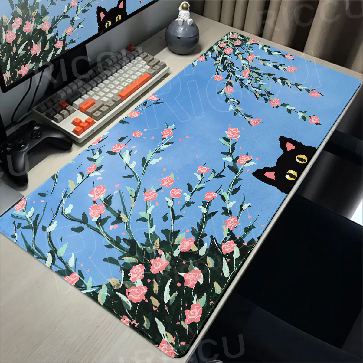 Lovely White Cat and Green Pla - đánh giá và giá Gaming Accessories White